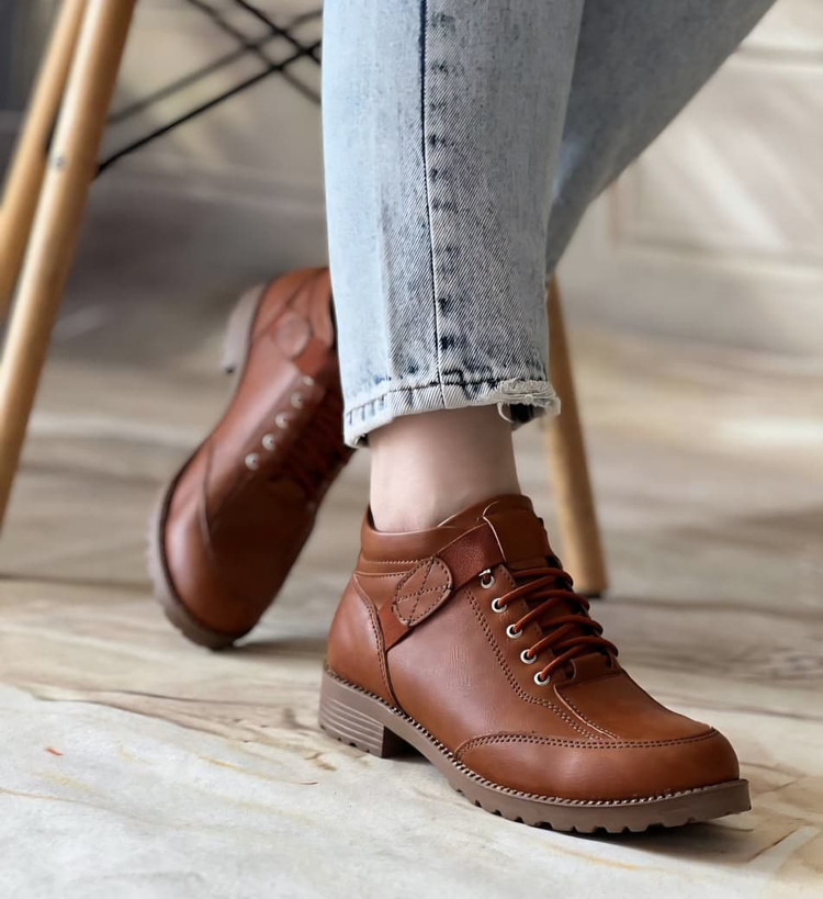 نیم بوت چرم زنانه