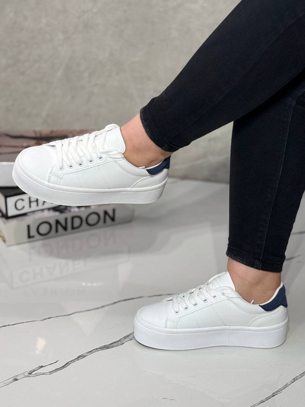 ونس اسپرت زنانه