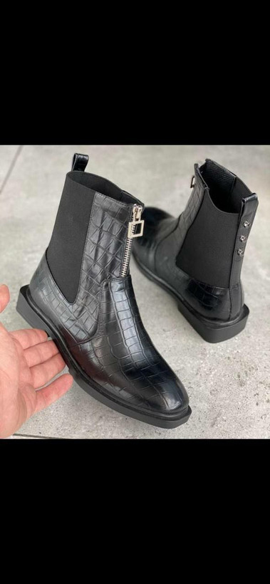 نیمبوت مشکی