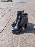 نیم بوت پاشنه دار