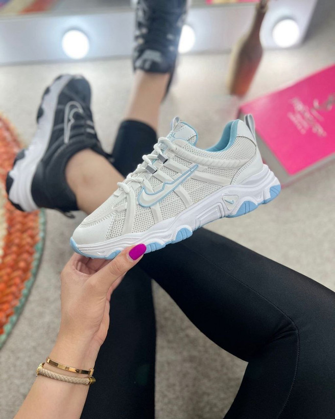 کتونی سفید آبی