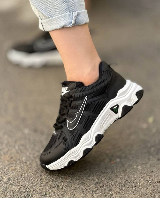 کتونی مشکی دخترانه نایک