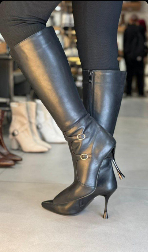 بوت سگک دار زنانه