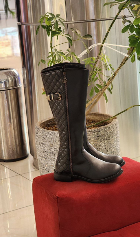 بوت مشکی چرم