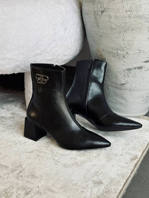 نیمبوت شیک دخترانه