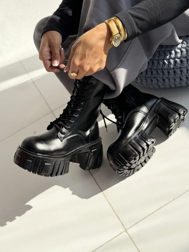 بوت سربازی دخترانه