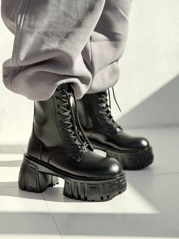 نیمبوت زنانه