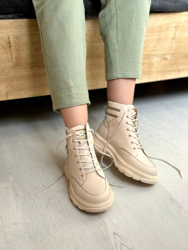 نیمبوت زنانه