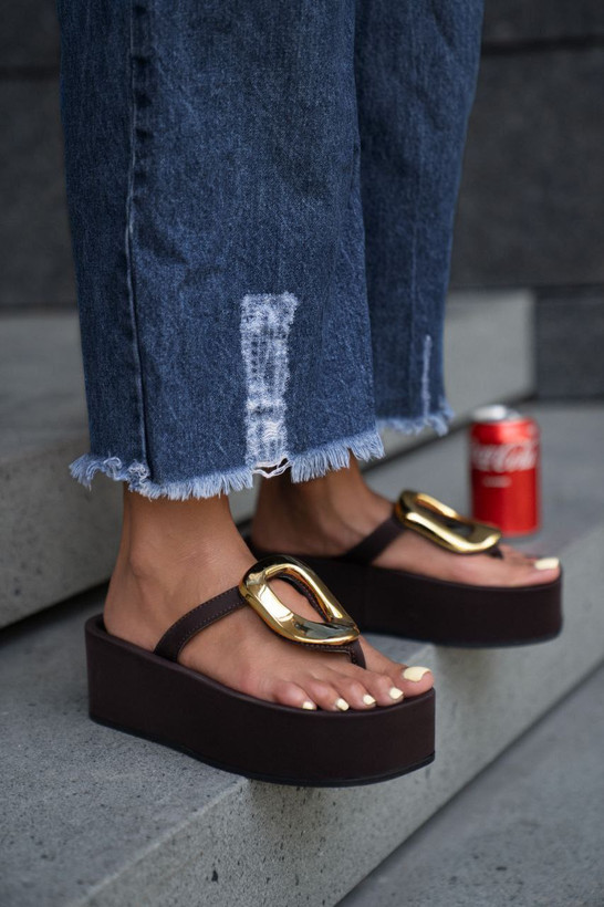 صندل سگک دار