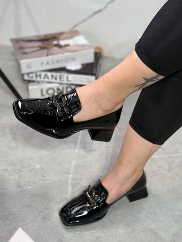 کالج پاشنه دار