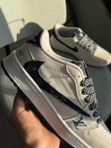 کتونی NIKE LV لژ ۵ سانت yar524 از سایز ۳۷ تا ۴۰ ضمانت اصالت کالا
